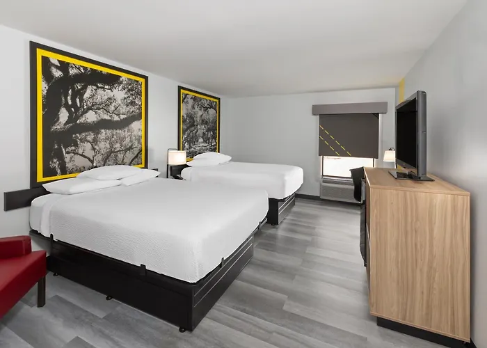 Econo Lodge Inn&Suites