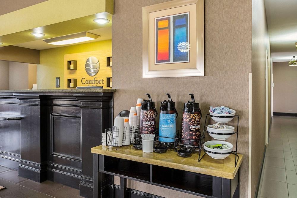 Econo Inn&suites Hotel 3*