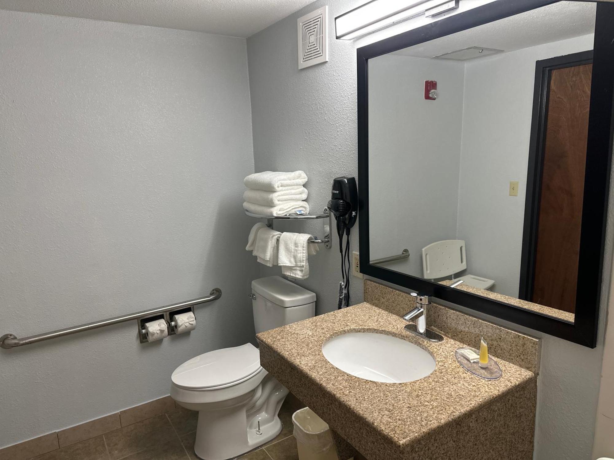 Econo Inn&suites Alexandria