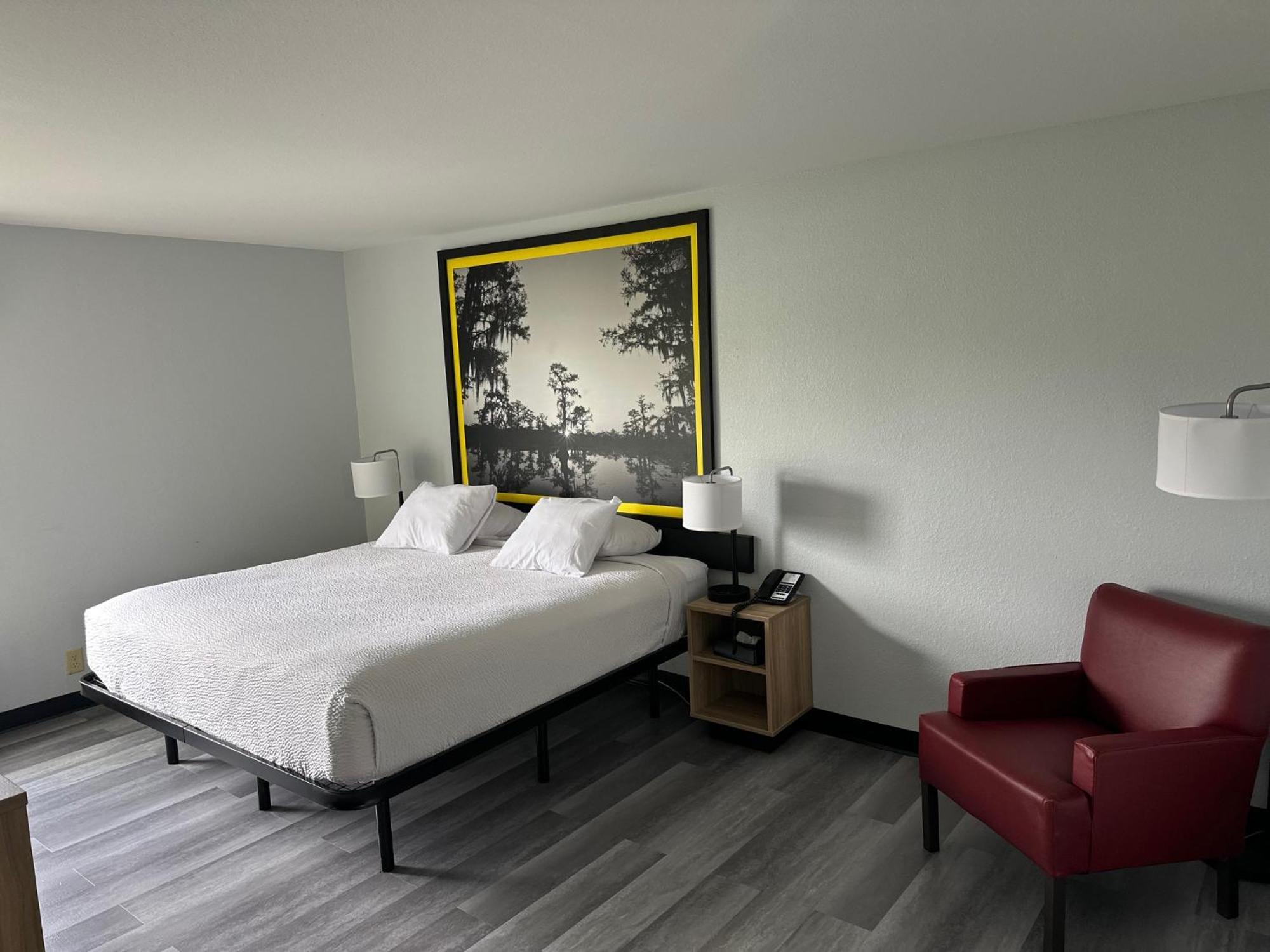 Econo Inn&suites